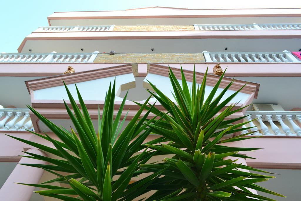 Nuovo Sun Golem Hotel Golem  Exterior photo